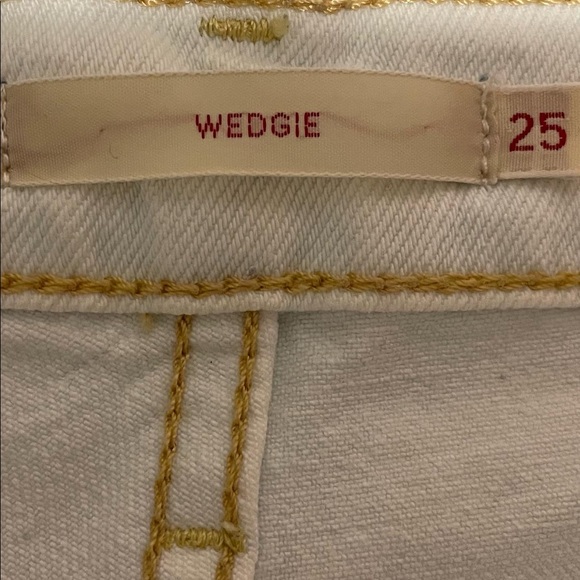 Levi’s Wedgie - Picture 3 of 4